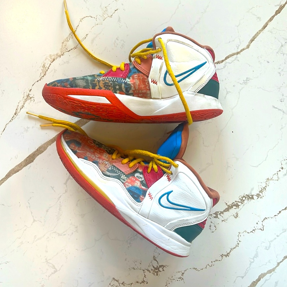 Nike Kyrie Infinity White Red Multi Youth Basketball Shoes. Size 6.5Y.